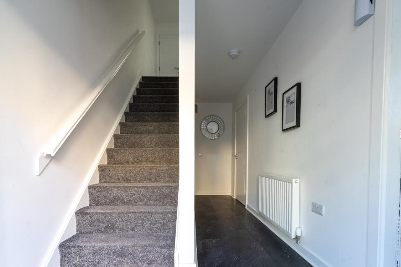 Spacious 3 Bedroom House In Glasgow City With Private Parking & Garden Exterior foto